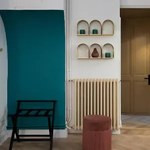 https://romantic-flat-in-the-heart-of-the-city.aixenprovencehotels.org